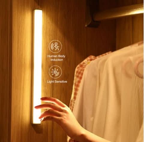 Kabellose LED-Lichtquelle mit Bewegungsmelder und USB/AAA-Stromversorgung