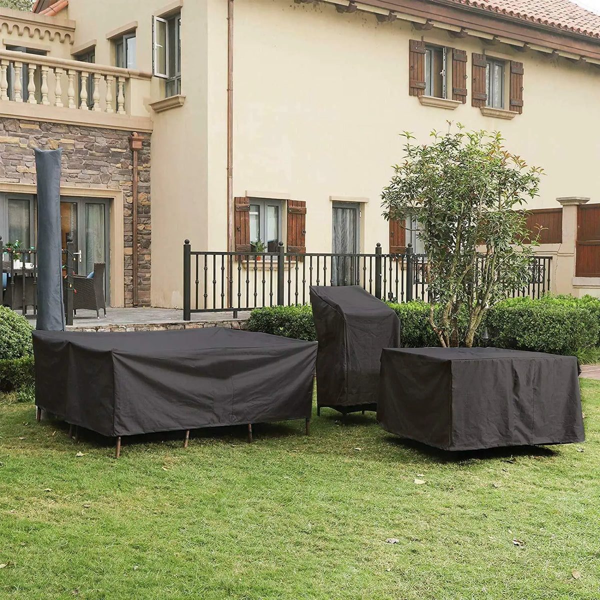 Wasserdichte Gartenmöbelabdeckung aus schwarzem Polyester