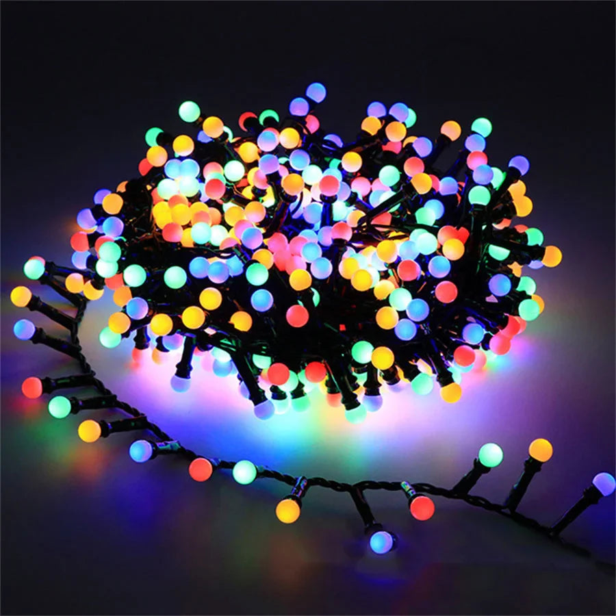 Wasserdichte LED-Lichterkette – Outdoor-Lichtergirlande mit Kugelbirnen für Garten und Terrasse