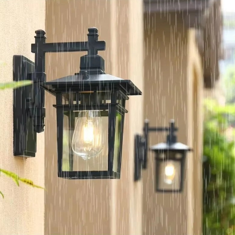 Wasserdichte Aussen-Wandleuchte im Laternendesign